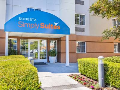 Sonesta Simply Suites Lansing - Bild 1