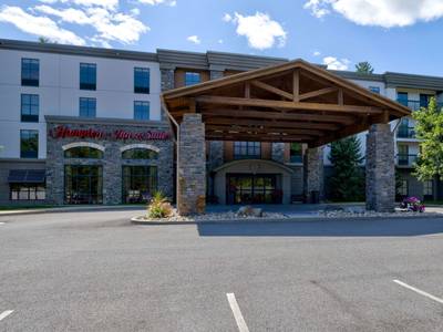 Hampton Inn & Suites Lake George - Bild 1