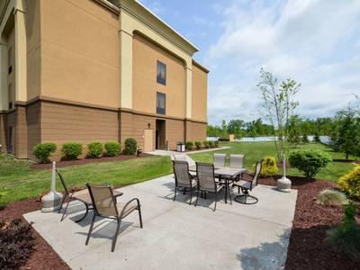 Hampton Inn Utica - Bild 1