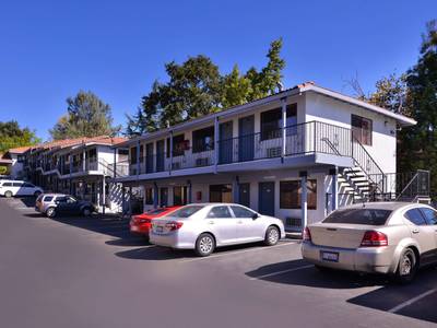 Americas Best Value Inn & Suites Clearlake - Wine Country - Bild 1