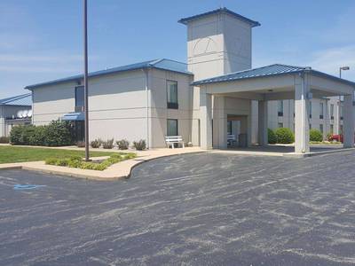Baymont Inn & Suites West Plains - Bild 1