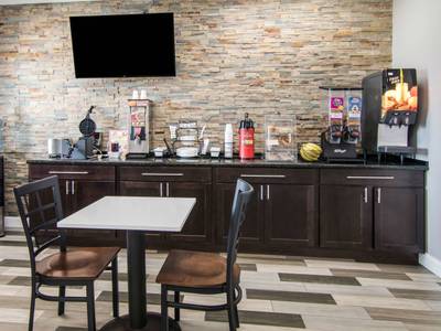 Super 8 by Wyndham Perry GA - Bild 1