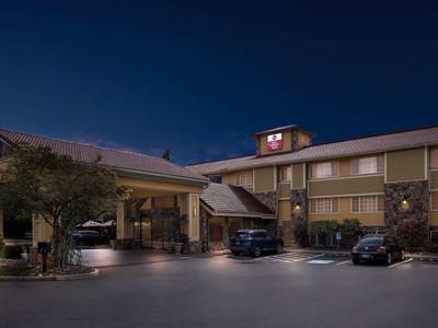 Best Western Plus Parkway Inn - Bild 1