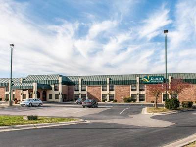 Quality Inn & Suites Shelbyville I-74 - Bild 1