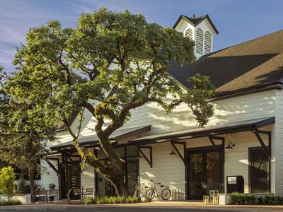 MacArthur Place - Bild 1