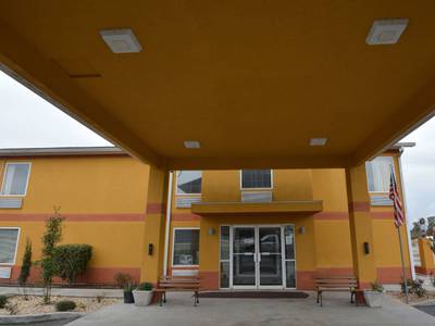 Jameson Inn & Suites Hazlehurst - Bild 1