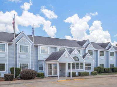 Microtel Inn & Suites by Wyndham Broken Bow - Bild 1