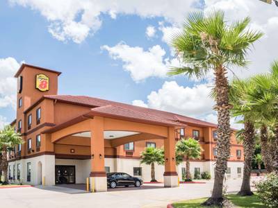 Super 8 by Wyndham Brookshire TX - Bild 1