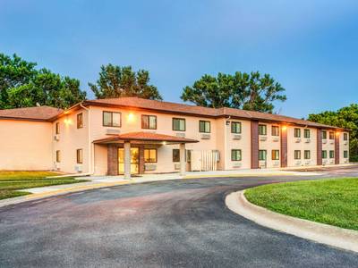 Super 8 by Wyndham Blair - Bild 1