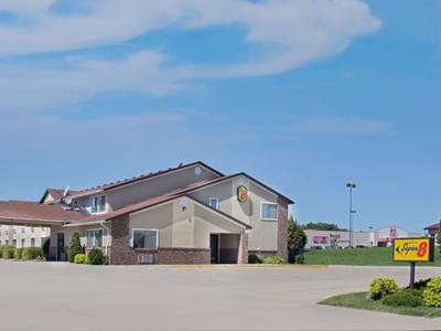 Super 8 by Wyndham Charles City - Bild 1