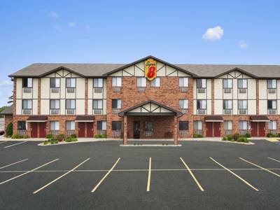 Super 8 by Wyndham Cuba - Bild 1