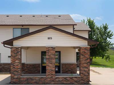 Super 8 by Wyndham Dyersville near Field of Dreams - Bild 1