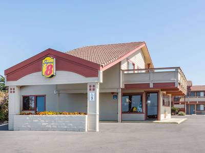 Super 8 by Wyndham Fort Bragg - Bild 1