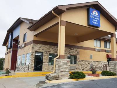 Americas Best Value Inn & Suites Harrisonville - Bild 1