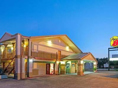 Super 8 by Wyndham La Marque TX/Texas City Area - Bild 1