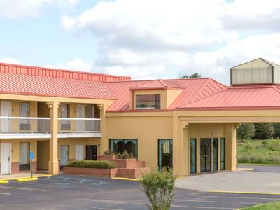 Super 8 by Wyndham Madison/Ridgeland Area - Bild 1