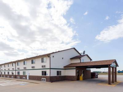 Super 8 by Wyndham Mendota - Bild 1