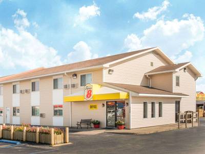 Super 8 by Wyndham Moberly MO - Bild 1