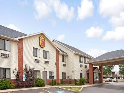 Super 8 by Wyndham Monee - Bild 1