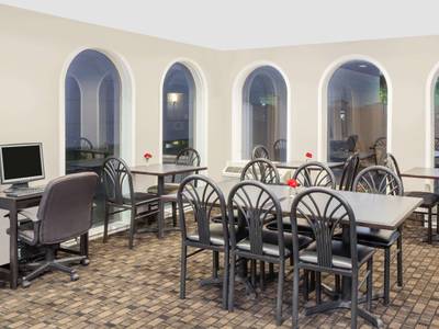 Super 8 by Wyndham Morton Grove/Chicago - Bild 1