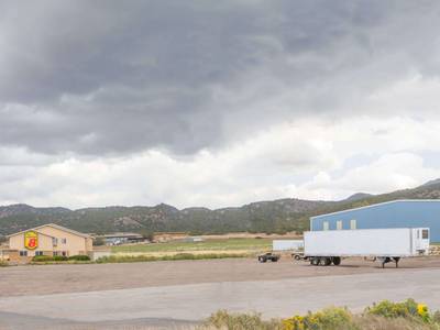 Super 8 by Wyndham Nephi - Bild 1