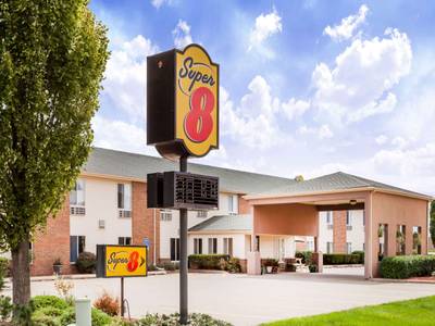 Super 8 by Wyndham Pekin/Peoria Area - Bild 1