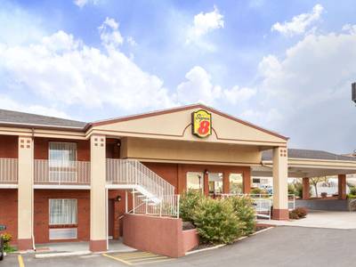 Super 8 by Wyndham Salina/Scenic Hills Area - Bild 1