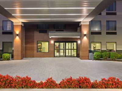 La Quinta Inn & Suites by Wyndham Snellville - Stone Mountain - Bild 1