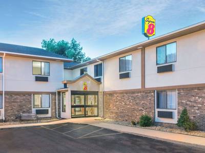 Super 8 by Wyndham Tilton/Lake Winnipesaukee - Bild 1