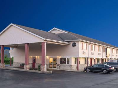 Super 8 by Wyndham Wapakoneta - Bild 1