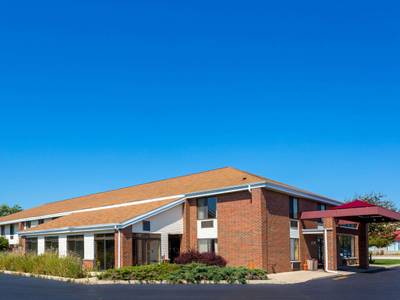Super 8 by Wyndham Watertown WI - Bild 1