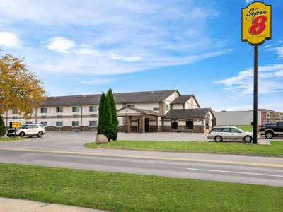 Super 8 by Wyndham Waverly - Bild 1