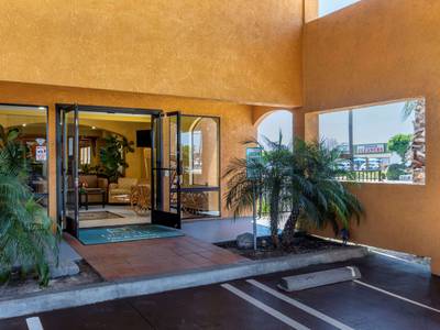 Quality Inn & Suites Westminster - Seal Beach - Bild 1