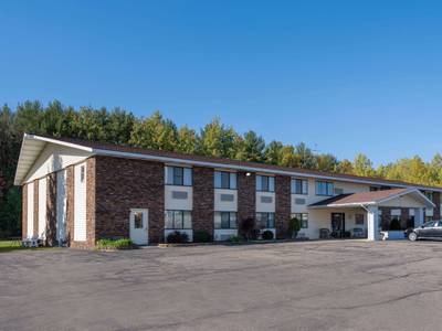 Travelodge by Wyndham Merrill - Bild 1