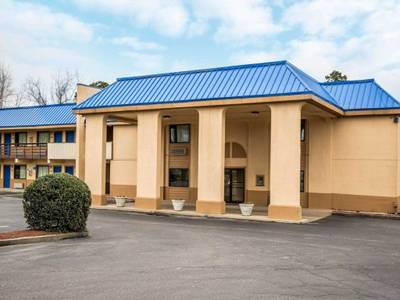 Rodeway Inn & Suites Plymouth Hwy 64 - Bild 1