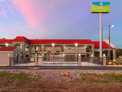 SureStay Hotel by Best Western Lenoir City - Bild 1