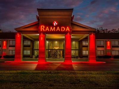 Ramada by Wyndham Tuscaloosa - Bild 1