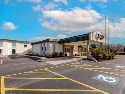 Quality Inn & Suites New Hartford Utica - Bild 1
