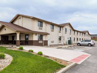Super 8 by Wyndham Spirit Lake/Okoboji - Bild 1