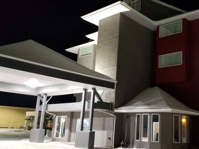 SureStay Plus Hotel by Best Western Lethbridge - Bild 1