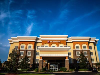 Best Western Plus Goodman Inn & Suites - Bild 1