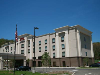 Hampton Inn & Suites Warren - Bild 1