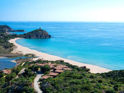 Baia di Chia Resort Sardinia, Curio Collection by Hilton - Bild 1