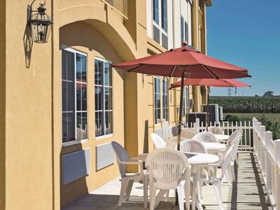 La Quinta Inn & Suites by Wyndham Lancaster - Bild 1