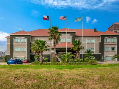 La Quinta Inn & Suites by Wyndham Alvin - Bild 1