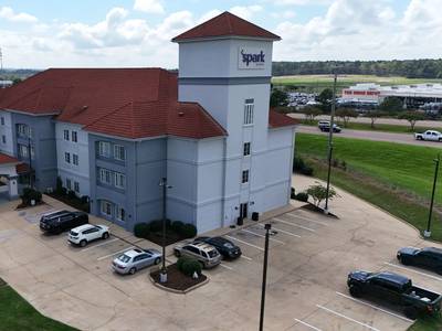 Spark by Hilton Brandon - Bild 1