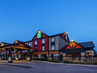 Quality Inn & Suites Petawawa - Bild 1