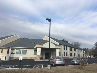 Best Western Hampshire Inn & Suites - Bild 1