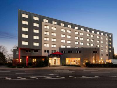 Ramada by Wyndham Bottrop - Bild 1