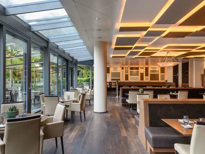 Mövenpick Lausanne - Bild 1